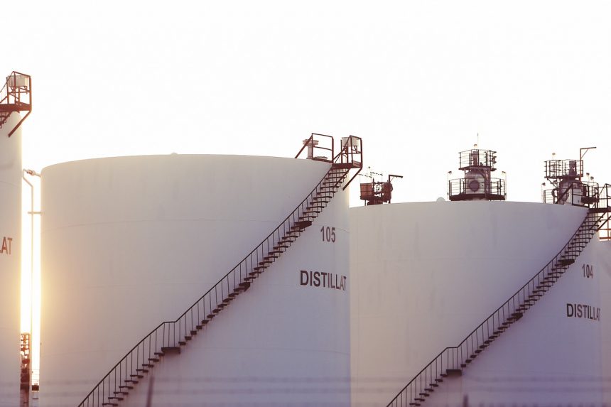 Lagerplatz für Rohöl wird knapp – Heizölpreise etwas höher