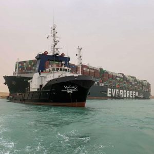 Tankerstau im Suez-Kanal