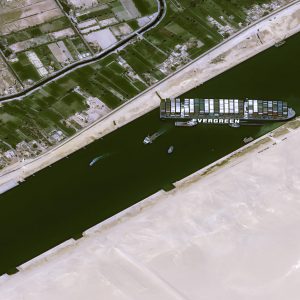 Sperrung am Suez-Kanal betrifft auch Öltanker