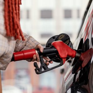 Frankreich: Ölindustrie soll Benzin zum Selbstkostenpreis verkaufen – Preisabschläge beim Heizöl