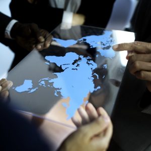 Volatiler Handel an den Ölbörsen – Geopolitische Gespräche beeinflussen die Märkte – Heizölpreis minimal höher erwartet